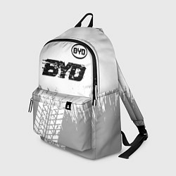 Рюкзак BYD speed на светлом фоне со следами шин посередин