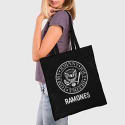 Сумка-шопер Ramones glitch на темном фоне, цвет: 3D-принт — фото 2
