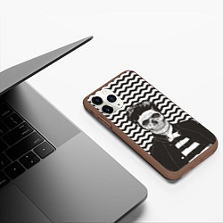 Чехол iPhone 11 Pro матовый Мертвый модник, цвет: 3D-коричневый — фото 2