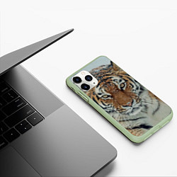 Чехол iPhone 11 Pro матовый Тигр в снегу, цвет: 3D-салатовый — фото 2