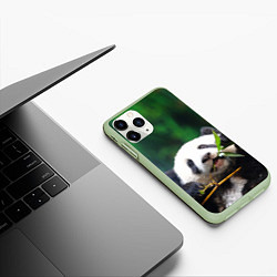 Чехол iPhone 11 Pro матовый Панда на ветке, цвет: 3D-салатовый — фото 2
