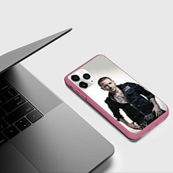 Чехол iPhone 11 Pro матовый Честер Беннингтон, цвет: 3D-малиновый — фото 2