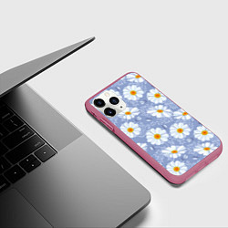 Чехол iPhone 11 Pro матовый Нежные ромашки, цвет: 3D-малиновый — фото 2
