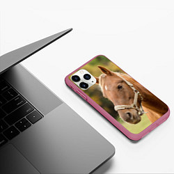 Чехол iPhone 11 Pro матовый Взгляд лошади, цвет: 3D-малиновый — фото 2