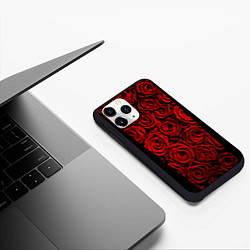 Чехол iPhone 11 Pro матовый Унисекс / Красные розы, цвет: 3D-черный — фото 2