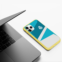 Чехол iPhone 11 Pro матовый FC Real Madrid: Sport Geometry, цвет: 3D-желтый — фото 2