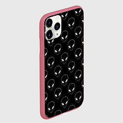 Чехол iPhone 11 Pro матовый Watch Aliens, цвет: 3D-малиновый — фото 2