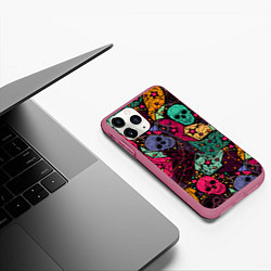 Чехол iPhone 11 Pro матовый Маскарад черепов, цвет: 3D-малиновый — фото 2