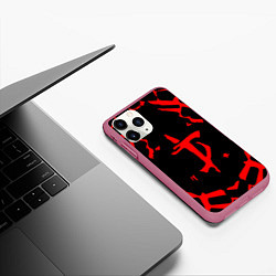 Чехол iPhone 11 Pro матовый DOOM: Red Slayer, цвет: 3D-малиновый — фото 2