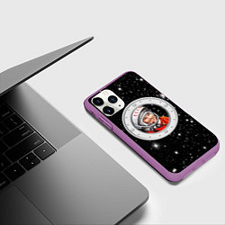 Чехол iPhone 11 Pro матовый Юрий Гагарин звездное небо, цвет: 3D-фиолетовый — фото 2