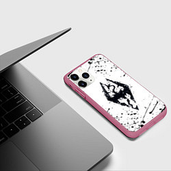 Чехол iPhone 11 Pro матовый THE ELDER SCROLLS, цвет: 3D-малиновый — фото 2