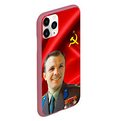 Чехол iPhone 11 Pro матовый Юрий Гагарин, цвет: 3D-малиновый — фото 2
