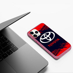 Чехол iPhone 11 Pro матовый TOYOTA ТОЙОТА, цвет: 3D-малиновый — фото 2