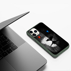 Чехол iPhone 11 Pro матовый ЛЕВ - НЕОНОВЫЕ ГЛАЗА, цвет: 3D-темно-зеленый — фото 2