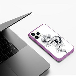 Чехол iPhone 11 Pro матовый Китайский дракон на белом фоне, цвет: 3D-фиолетовый — фото 2