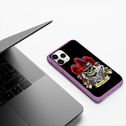 Чехол iPhone 11 Pro матовый Шут с картами - череп, цвет: 3D-фиолетовый — фото 2