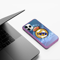 Чехол iPhone 11 Pro матовый FC РЕАЛ МАДРИД, цвет: 3D-фиолетовый — фото 2