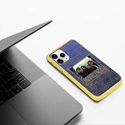 Чехол iPhone 11 Pro матовый Maneskin в серебре и золоте, цвет: 3D-желтый — фото 2