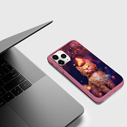 Чехол iPhone 11 Pro матовый РЫЖИЙ КОТ И БАБОЧКА, цвет: 3D-малиновый — фото 2