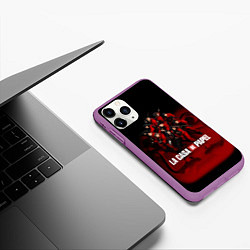 Чехол iPhone 11 Pro матовый ГЕРОИ СЕРИАЛА БУМАЖНЫЙ ДОМ - LA CASA DE PAPEL, цвет: 3D-фиолетовый — фото 2