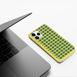 Чехол iPhone 11 Pro матовый Сине-желтые гусиные лапки, цвет: 3D-желтый — фото 2