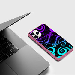 Чехол iPhone 11 Pro матовый НЕОНОВОЕ ТАТУ ДРАКЕНА УЗОР, цвет: 3D-малиновый — фото 2