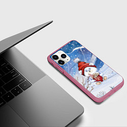 Чехол iPhone 11 Pro матовый Медвежонок 2022 новогодний, цвет: 3D-малиновый — фото 2