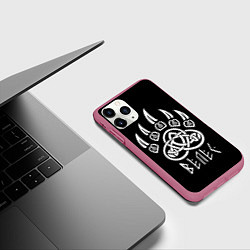Чехол iPhone 11 Pro матовый Велес Волчья Лапа, цвет: 3D-малиновый — фото 2