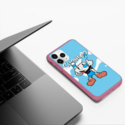 Чехол iPhone 11 Pro матовый Cuphead синяя чашечка, цвет: 3D-малиновый — фото 2