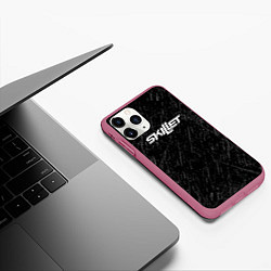 Чехол iPhone 11 Pro матовый Skillet Скиллет Logotip, цвет: 3D-малиновый — фото 2