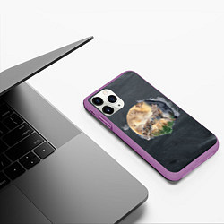Чехол iPhone 11 Pro матовый Волк на фоне луны, цвет: 3D-фиолетовый — фото 2