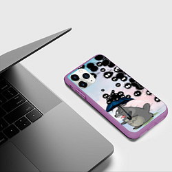 Чехол iPhone 11 Pro матовый Тоторо бегущий от чернушек, цвет: 3D-фиолетовый — фото 2