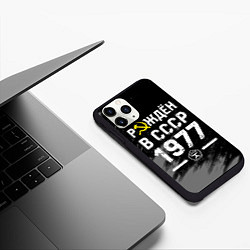 Чехол iPhone 11 Pro матовый Рождён в СССР в 1977 году на темном фоне, цвет: 3D-черный — фото 2