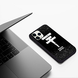 Чехол iPhone 11 Pro матовый Tokio Hotel с потертостями на темном фоне, цвет: 3D-черный — фото 2