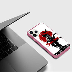 Чехол iPhone 11 Pro матовый Самурай и Красное Солнце, цвет: 3D-малиновый — фото 2