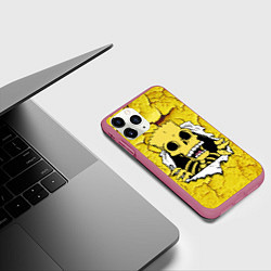 Чехол iPhone 11 Pro матовый Скелет Барта Симпсона разрывает штукатурку стены, цвет: 3D-малиновый — фото 2