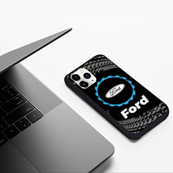 Чехол iPhone 11 Pro матовый Ford в стиле Top Gear со следами шин на фоне, цвет: 3D-черный — фото 2