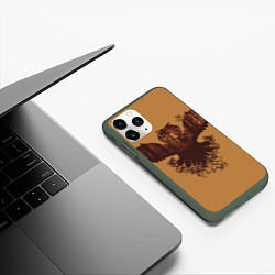Чехол iPhone 11 Pro матовый Летящая сова и осенний лес, цвет: 3D-темно-зеленый — фото 2