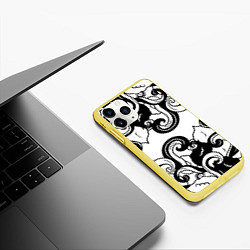 Чехол iPhone 11 Pro матовый Черные волнистые узоры на белом, цвет: 3D-желтый — фото 2