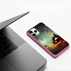 Чехол iPhone 11 Pro матовый Тыква на Хэллоуин в ночном туманном лесу, цвет: 3D-малиновый — фото 2