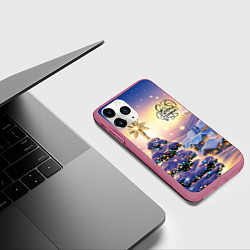 Чехол iPhone 11 Pro матовый Новогодняя елочка в деревне, цвет: 3D-малиновый — фото 2