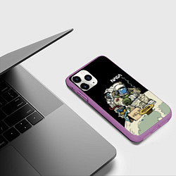 Чехол iPhone 11 Pro матовый NASA - Help! Astronaut - Joke, цвет: 3D-фиолетовый — фото 2