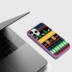 Чехол iPhone 11 Pro матовый Новогодний узор с пивом, цвет: 3D-фиолетовый — фото 2