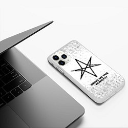 Чехол iPhone 11 Pro матовый Bring Me the Horizon с потертостями на светлом фон, цвет: 3D-белый — фото 2