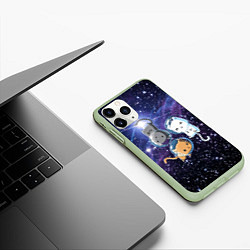 Чехол iPhone 11 Pro матовый Три котика в открытом космосе, цвет: 3D-салатовый — фото 2