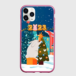 Чехол iPhone 11 Pro матовый Большой заяц наряжает елку, цвет: 3D-малиновый