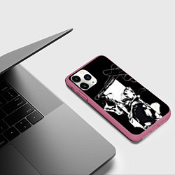 Чехол iPhone 11 Pro матовый Easy revenge - Человек бензопила, цвет: 3D-малиновый — фото 2