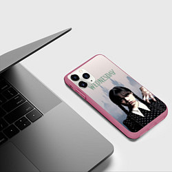 Чехол iPhone 11 Pro матовый Уэнсдей Аддамс и рука на фоне замка, цвет: 3D-малиновый — фото 2