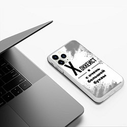 Чехол iPhone 11 Pro матовый Хоккеист с очень большой буквы на светлом фоне, цвет: 3D-белый — фото 2