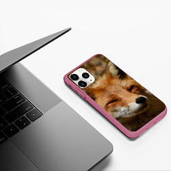 Чехол iPhone 11 Pro матовый Лис дремлет, цвет: 3D-малиновый — фото 2